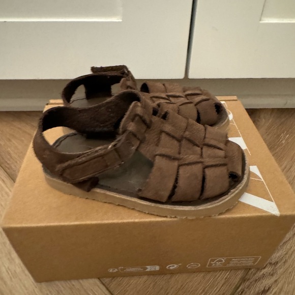 EUC Zara Leather Fisherman Sandals Cowhide Leather Cage sandals size 5.5 - Picture 3 of 7